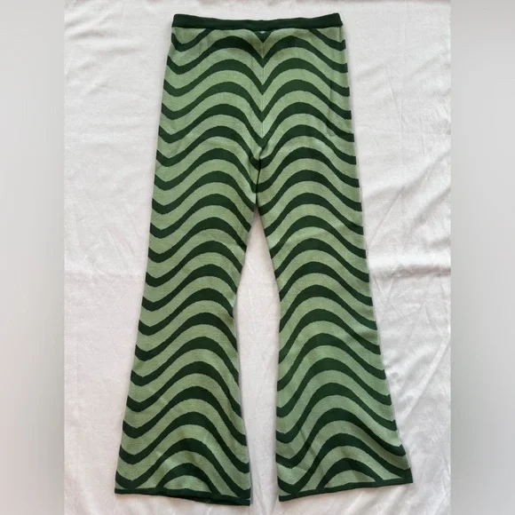 LA Hearts Green Wavy Knit Flare Pants | Size L - Picture 2 of 3